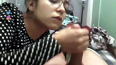 ធ្វើដោយដៃជាមួយនឹងការបញ្ចប់នៅក្នុងដៃ - ទឹកដោះគោជាច្រើន។